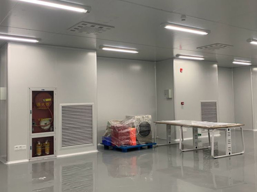 上海浦東臨港新片區電子半導體千級/萬級潔凈室車間裝修施工項目案例
